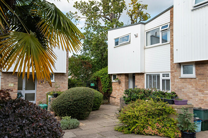 3 Bedroom End Of Terrace House For Sale In Templeton Court, Radnor Walk, Shirley, Surrey, CR0
