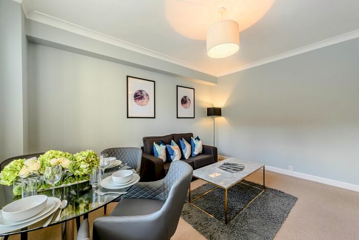 1 Bedroom Flat To Rent In Hill Street, Mayfair, London, W1J