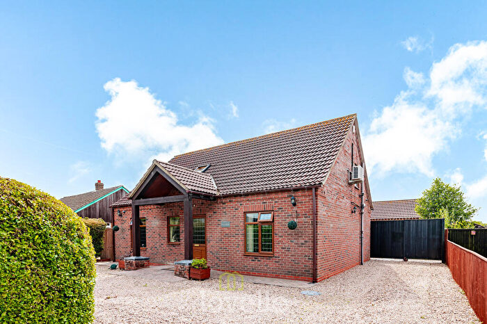 4 Bedroom Bungalow For Sale In Duckthorpe Lane, Marshchapel, DN36