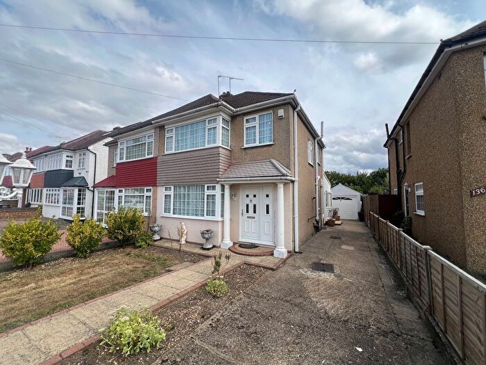 3 Bedroom Semi-Detached House To Rent In Stortford Road, Hoddesdon, EN11