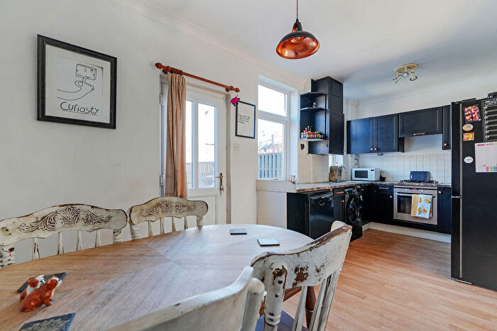 2 Bedroom Terraced House For Sale In Midhill Road, Heeley, Sheffield, S2