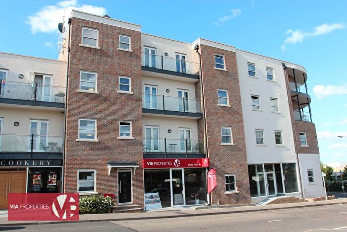 2 Bedroom Apartment To Rent In Conduit Lane, Hoddesdon, EN11