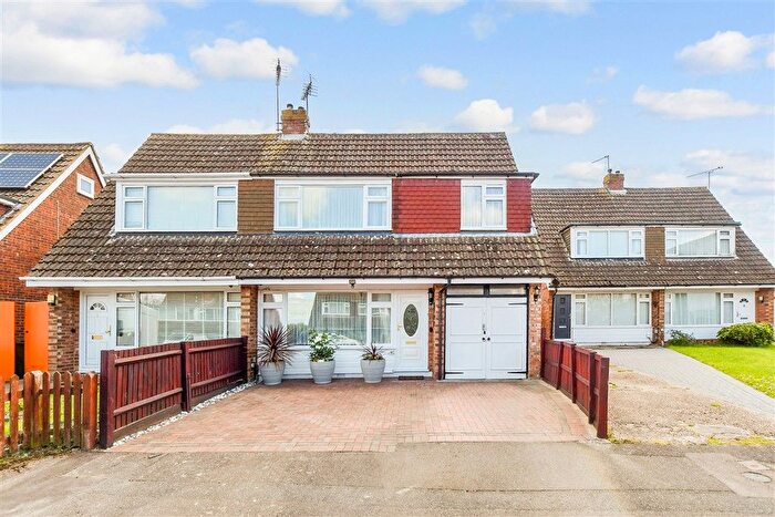 3 Bedroom Semi Detached House For Sale In Farm Close, Ashford, Kent, TN23