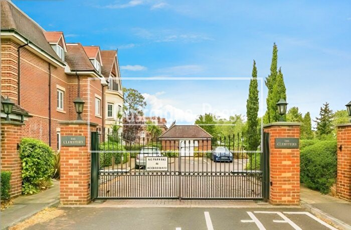 2 Bedroom Flat To Rent In London Road, Guildford, GU1