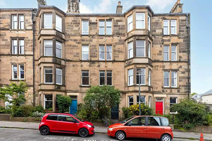 4 Bedroom Flat To Rent In L Strathfillan Road, Edinburgh, EH9