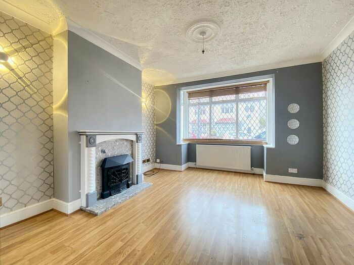 3 Bedroom Semi-Detached House To Rent In Moorfield Road, Uxbridge, Greater London, UB8