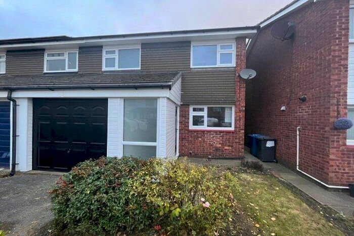 3 Bedroom Semi-Detached House To Rent In Landseer Avenue, Warrington, WA4