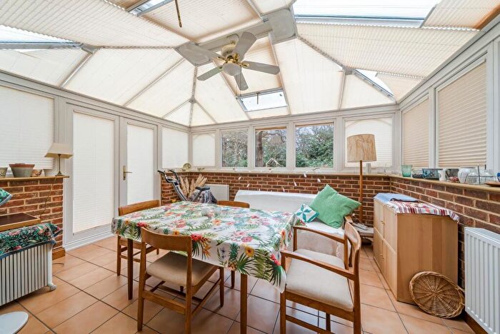 4 Bedroom Detached House For Sale In Postmill Close, Croydon, CR0
