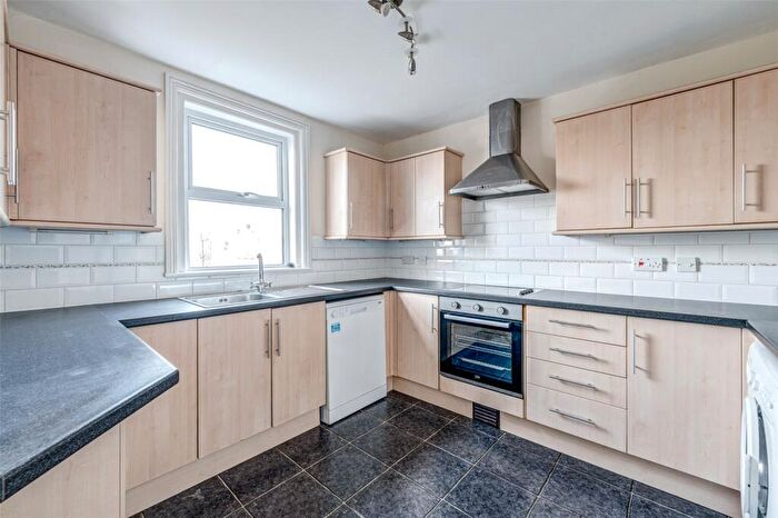 1 Bedroom Flat For Sale In Ham Road, Worthing, West Sussex, BN11