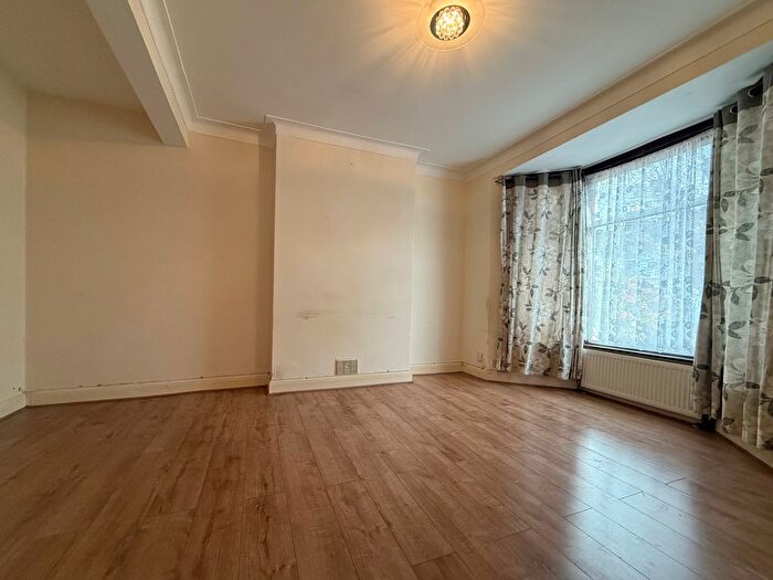 4 Bedroom Terraced House To Rent In Sheringham Avenue, London, E12