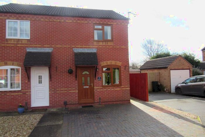 2 Bedroom Town House To Rent In Clipstone Gardens, Wigston, LE18