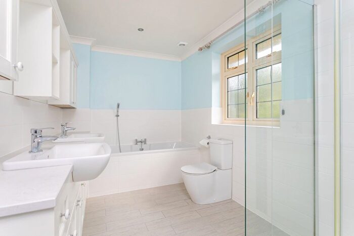 5 Bedroom Detached House For Sale In St. Giles Close, Winchester, SO23