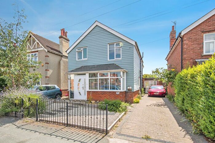 4 Bedroom Detached House For Sale In Layer Road, Colchester, CO2