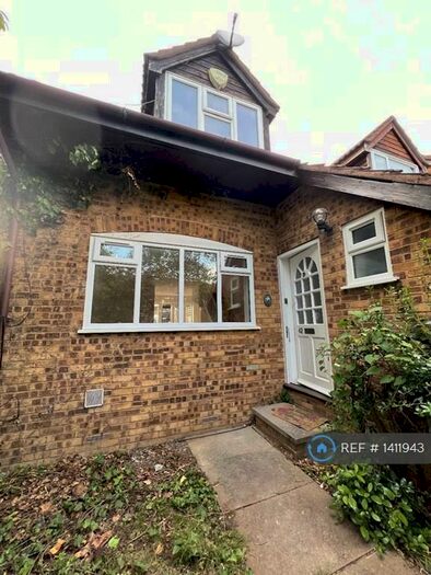 3 Bedroom End Of Terrace House To Rent In Pendragon Walk, London, NW9