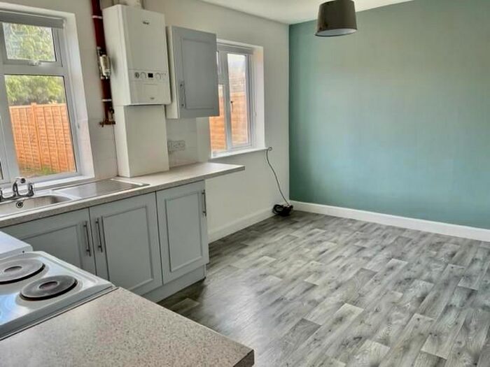 1 Bedroom Flat To Rent In Eastleigh Road, Devizes, SN10