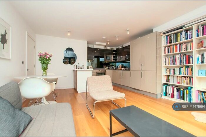 2 Bedroom Flat To Rent In Noble House, London, N16