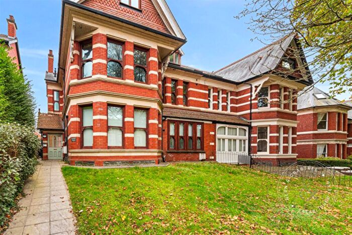 2 Bedroom Flat For Sale In Pen-Y-Lan Road, Cardiff, CF23