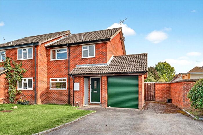 3 Bedroom Semi-Detached House For Sale In Sirius Close, Wokingham, Berkshire, RG41