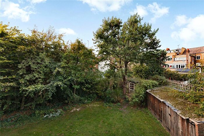 1 Bedroom Apartment For Sale In Cambridge Road, London, SW11