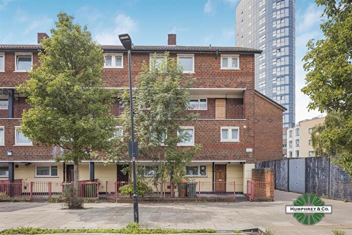 3 Bedroom Flat To Rent In Oxford Road, London, E15