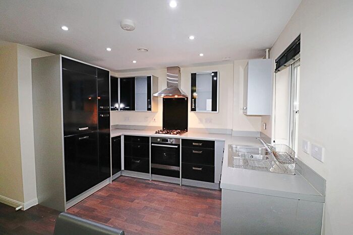 2 Bedroom Flat To Rent In Ffordd James Mcghan, Cardiff Bay, Cardiff, CF11