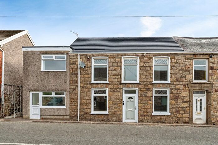 4 Bedroom Semi-Detached House For Sale In Gwilym Road, Cwmllynfell, Swansea, SA9