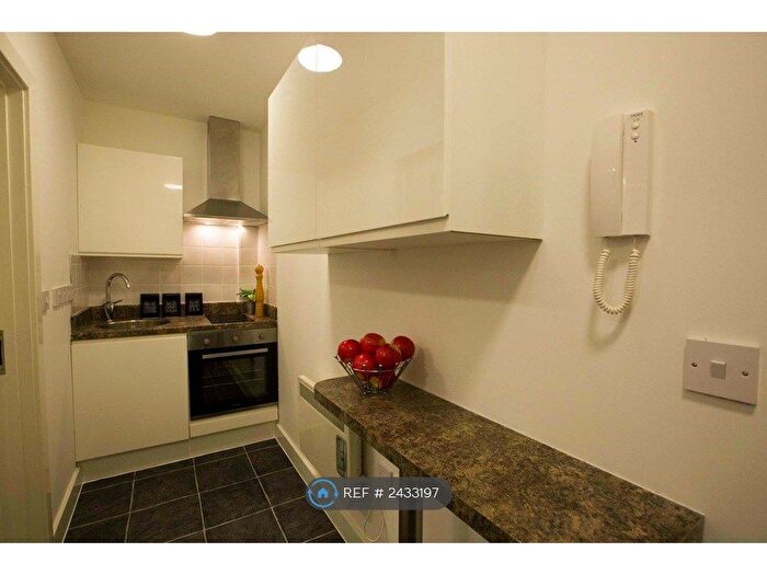 1 Bedroom Flat To Rent In Alexandra House, Southampton, SO14