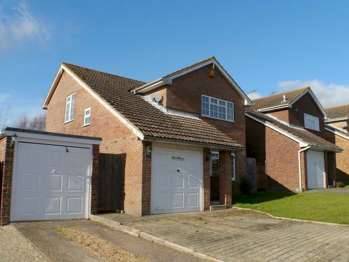 4 Bedroom Detached House To Rent In Longland Avenue, Storrington, RH20
