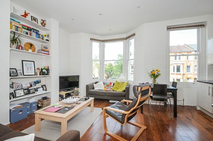 2 Bedroom Flat To Rent In Dalmeny Road, N7