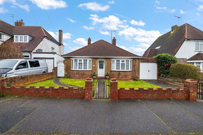 2 Bedroom Detached Bungalow For Sale In Westway, Bognor Regis, PO22