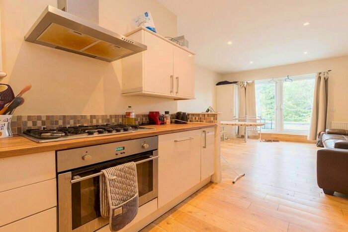 4 Bedroom Flat To Rent In Churchfield Road, Ealing, W5