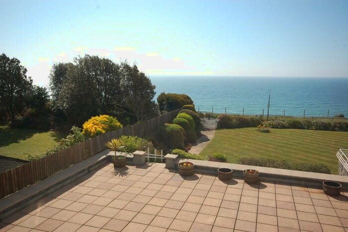 2 Bedroom Apartment For Sale In Grove Road, Bournemouth, Dorset, BH1