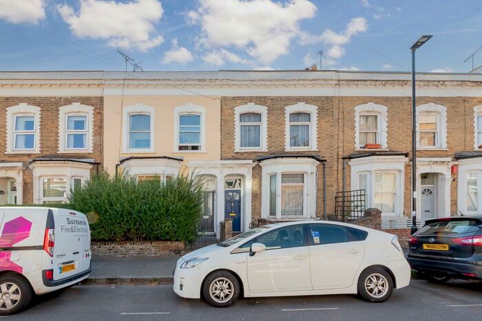 4 Bedroom Terraced House To Rent In Thorpedale Road, Finsbury Park, N4