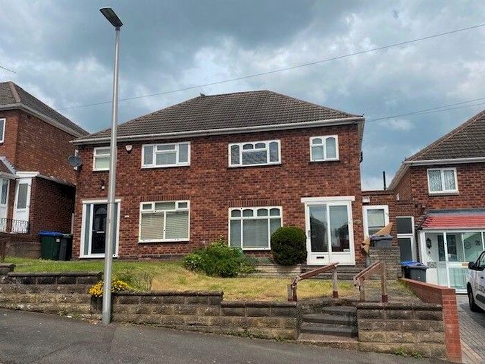3 Bedroom Semi-Detached House To Rent In Lechlade Road, Birmingham, B43