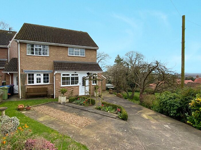3 Bedroom Detached House For Sale In Wold View, Caistor, LN7