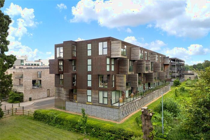 2 Bedroom Flat For Sale In Kingfisher Way, Cambridge, Cambridgeshire, CB2