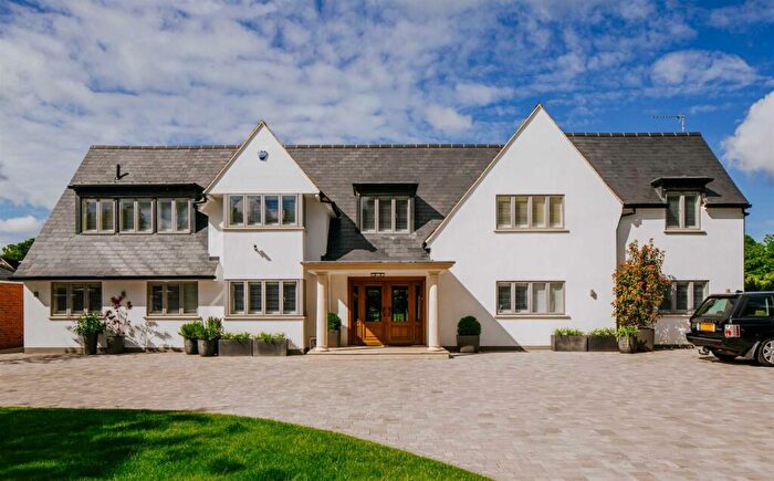 6 Bedroom Detached House To Rent In Windmill Lane, Arkley, EN5