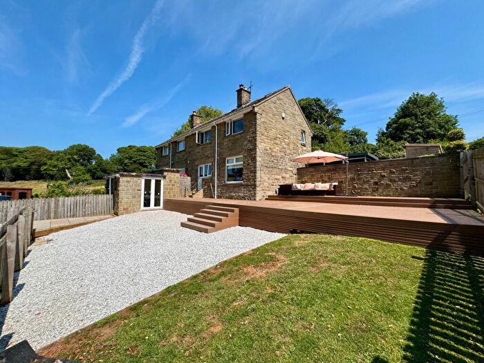 3 Bedroom Semi-Detached House For Sale In Hillside Way, Wortley, Sheffield, S35
