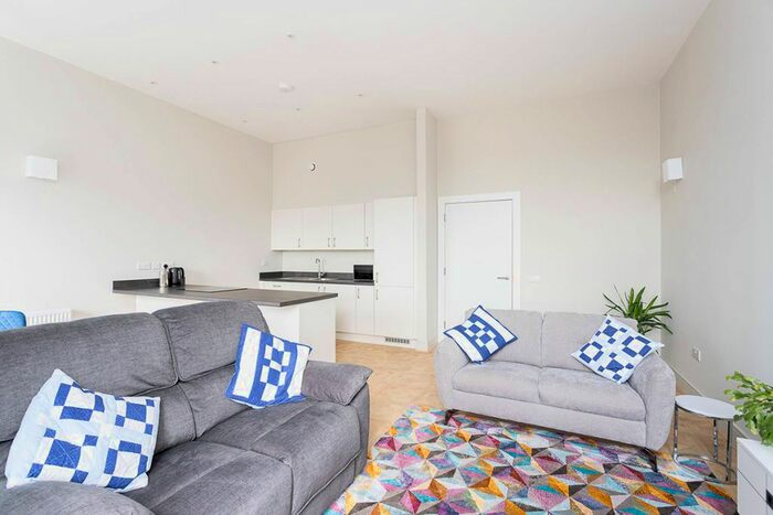 3 Bedroom Flat For Sale In Winterthur Lane, Dunfermline, Fife, KY12