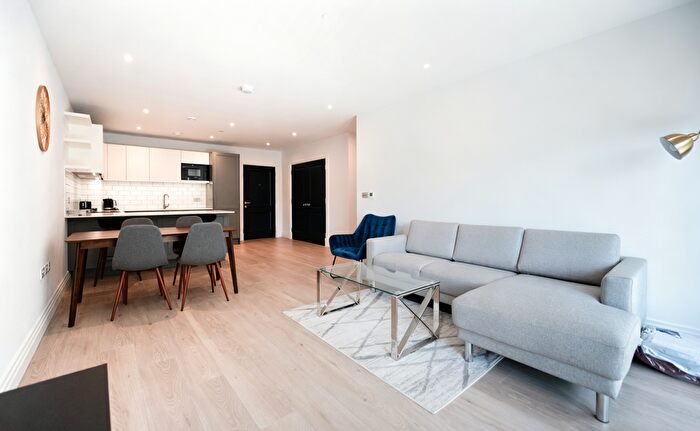 2 Bedroom Flat To Rent In Chapman House, Ealing Broadway, W5