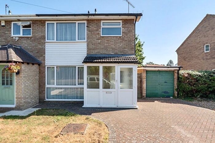 3 Bedroom Semi Detached House For Sale In Byworth Close, Reading, RG2