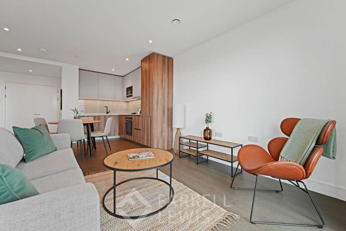 1 Bedroom Flat To Rent In Hawksberry Heights, Elephant Amp; Castle, SE17