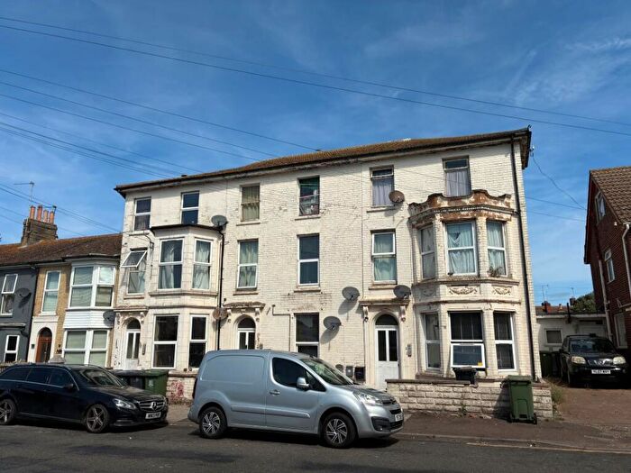 2 Bedroom Apartment For Sale In Flat Queens Court, Queens Road, Great Yarmouth, Norfolk, NR30