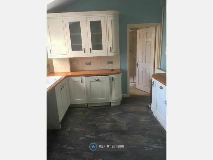 2 Bedroom Flat To Rent In Windsor Road, Bristol, BS6