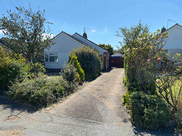 2 Bedroom Bungalow To Rent In Chatsworth Crescent, Trimley St. Mary, Felixstowe, IP11