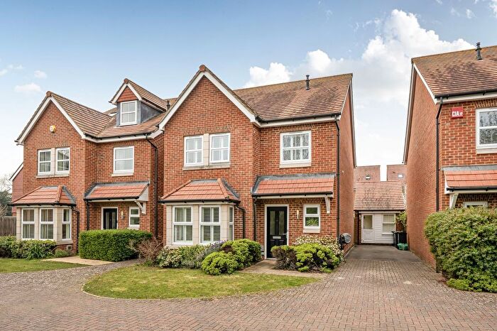 4 Bedroom Property For Sale In Cuckoo Close, Emsworth, PO10