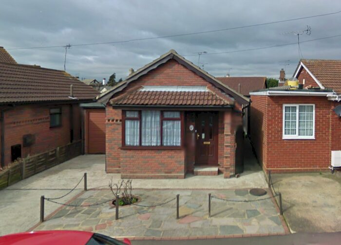 1 Bedroom Detached Bungalow To Rent In Yamburg Road, Canvey Island, SS8