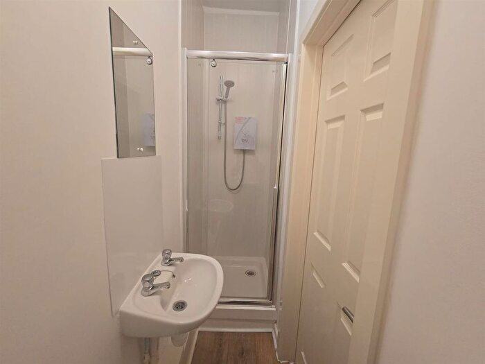 1 Bedroom Flat To Rent In Sun Street, Waltham Abbey, EN9