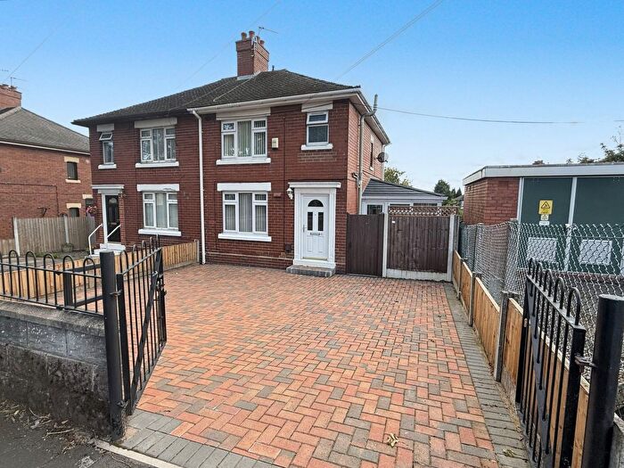 3 Bedroom Semi-Detached House For Sale In Sandon Road, Meir, Stoke-On-Trent, ST3