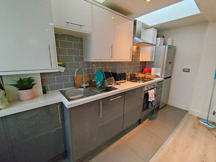 1 Bedroom Flat To Rent In Woodville Road, Cathays, CF24